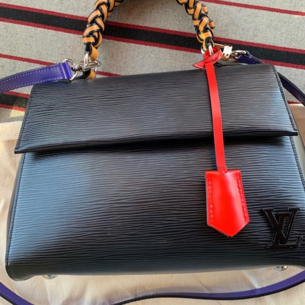 100% Authentic Louis Vuitton Epi Cluny BB